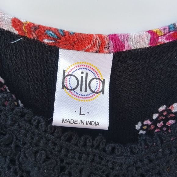 bila Floral Black Maxi Dress Crochet Neckline Size Large Flowy Uneven Hem - Picture 3 of 10